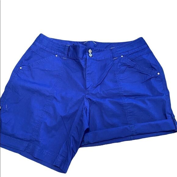 I.N.C international concepts Woman’s Shorts- shown cuffed or long - Picture 1 of 6